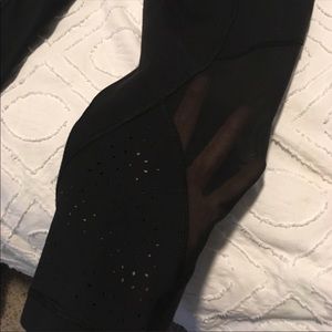 Lulu lemon black mesh design capris